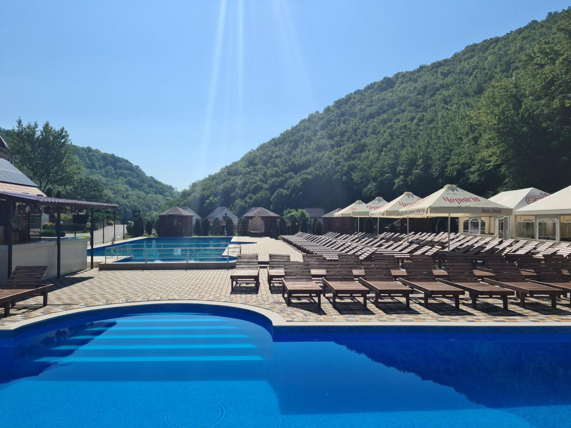 Mishyn-City Hotel Dobrovlyany エクステリア 写真