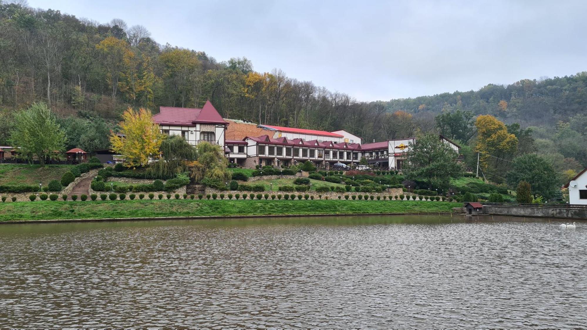 Mishyn-City Hotel Dobrovlyany エクステリア 写真