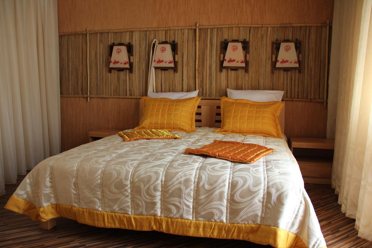Mishyn-City Hotel Dobrovlyany エクステリア 写真